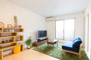 ハイマーブル【1階】の居間