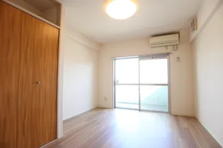 Tハウス久賀【4階】の居間