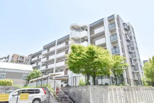 URアルビス五月ヶ丘【1階】の外観