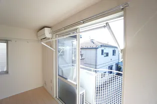 シェ・モワァB【2階】の内装