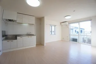 シェ・モワァB【2階】の居間