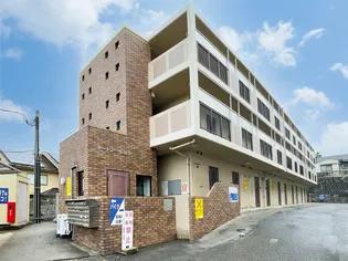 オートアール城南 敷地内P【1階】の外観