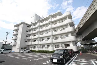 バースランド安積【4階】の外観