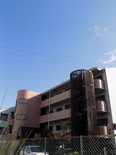 アデューウエダ【3階】の外観