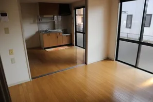 エスト【1階】の居間