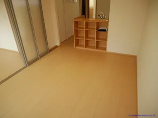 ルミエールB【1階】の居間