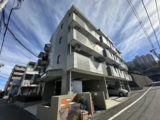 カーサヴェルゼ【2階】の外観