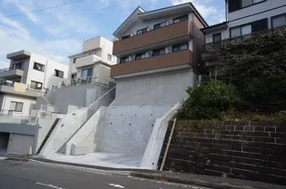ベルヴェデーレ青葉荏田【1階】の外観