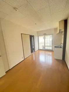 グリーンフィールドA【2階】の居間