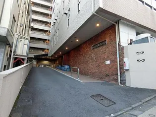 東京都新宿区市谷八幡町【マンション】の外観