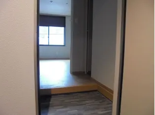 イイソラヴィータ【2階】の玄関