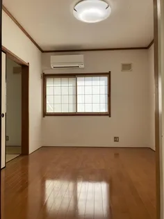 シャトル京【2階】の内装