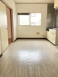 シャトル京【2階】の居間