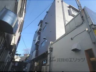 コーポ東福寺【2階】の外観