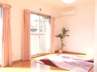 Y&Mカルム東峰【3階】の居間