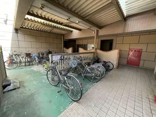 ロイヤル芝原 南館【3階】の地図