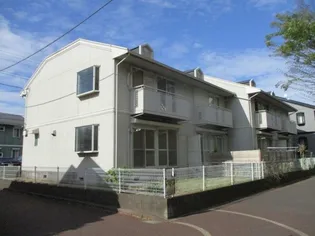 ラヴェニュ Aの外観