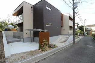 グリナージュ【2階】の外観