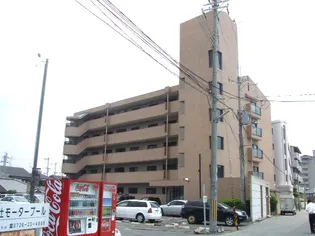 ファミール千里丘【1階】の外観