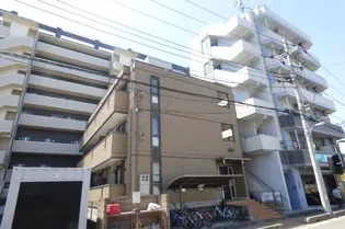 TREBINAウエストの画像