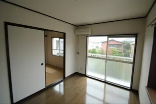 コーポタキサカ【2階】の居間