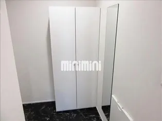 ラシーネ六軒【2階】の玄関