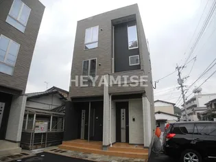 アザレアガーデンB【1階】の外観