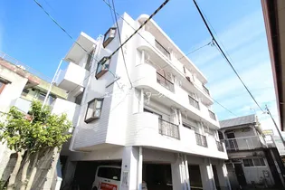 メゾンユース【3階】の外観