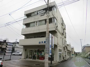 ホワイトメゾン山久【4階】の外観