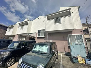 オリーブ【2階】の外観