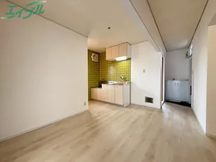 ニューホワイトシャインA棟【1階】の内装