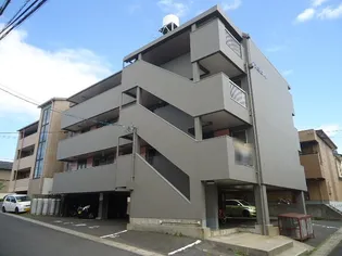 アンビジョン・トゥア【3階】の外観