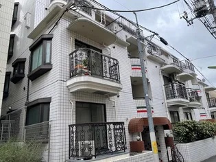 スターハイツ三軒茶屋【1階】の外観