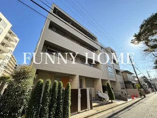 ロイヤル三軒茶屋【4階】の外観