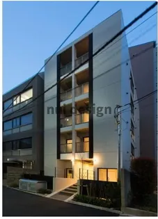 東京都新宿区舟町【マンション】の外観