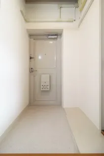 UR鈴蘭台第五【2階】の玄関