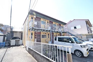 シャトル安田【2階】の外観