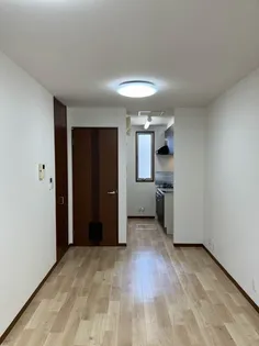 ラポート・アミの居間