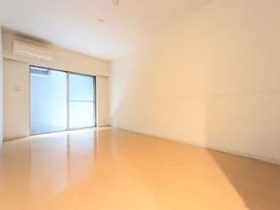 エルスタンザ中野新井の居間