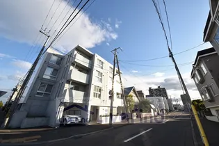 北海道札幌市白石区栄通7【マンション】の外観