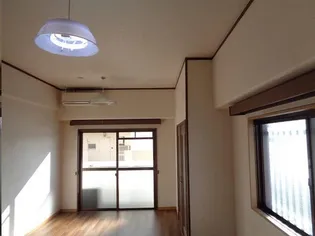 第8年見マンション【6階】の外観