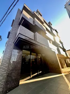 ルーブル三軒茶屋伍番館【2階】の外観