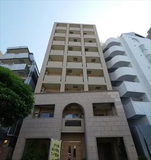 東京都新宿区余丁町【マンション】の外観