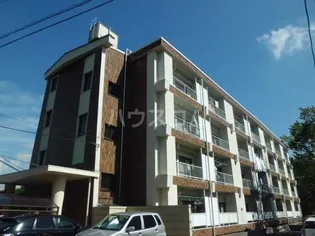 シャトー真間【3階】の外観