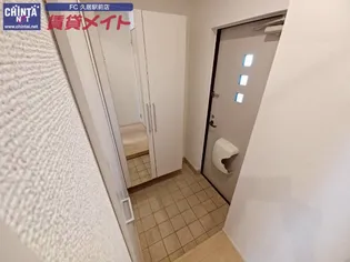 メゾン ラヴィエール II【1階】の玄関