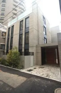 LAPiS西新宿の外観