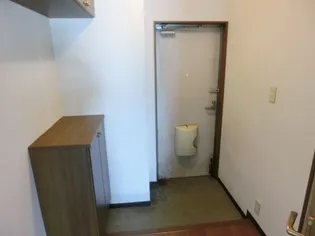 Beeアムール【2階】の玄関