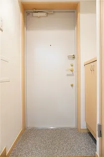 クレアシオン南大塚【2階】の玄関