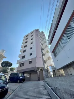 トーマス内間の画像