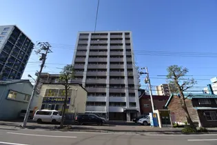 セントポーリアスィート【7階】の外観